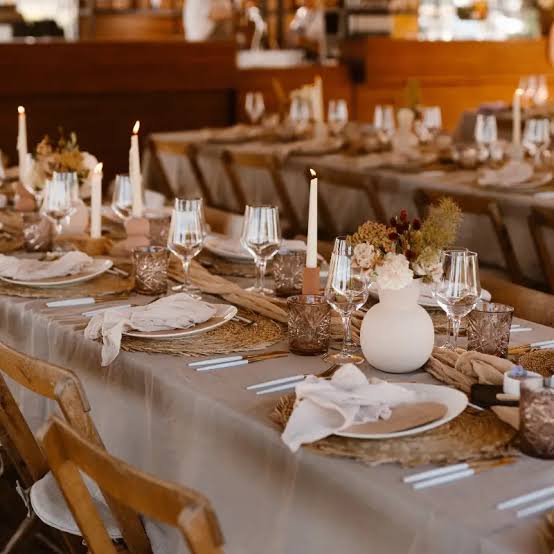 Feestelijk tafeldekken: zo creëer je een luxe tafel voor speciale gelegenheden